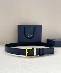 This 35mm waistband combines elegance and modern style with a double-sided design. One side z0gfihet