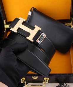 MADE IN FRANCEWooden box with accompanying picturesHERME @ Belt+Wallet SetBuckle material: T r661bqa6