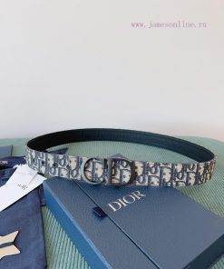 High end quality, physical photographyComes with a complete gift boxDIOR material, milkshake 4horx3qs