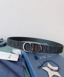 High end quality, physical photographyComes with a complete gift boxDIOR material, milkshake 78cf06um