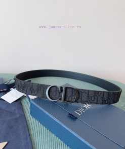 High end quality, physical photographyComes with a complete gift boxDIOR material, milkshake xj8iyu1s