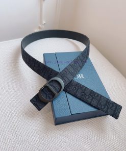 High end quality, physical photographyComes with a complete gift boxDIOR material, milkshake ytp94px2