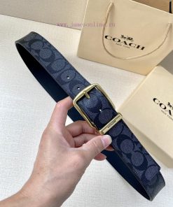 The COACH double-sided belt with a width of 3.8cm is made of classic logo canvas material on 8vytizsd