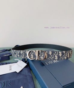 High end quality, physical photographyComes with a complete gift boxDIOR material, milkshake g87b04b7