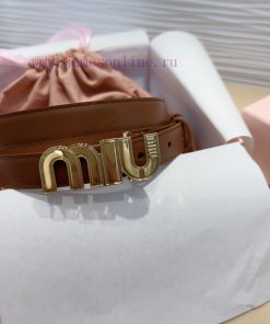 The Miu Miu leather belt is an ideal choice to enhance the unique style and tasteThe eye-cat uvstida9