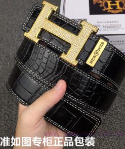 Hermes Hermes set with diamondsGrade: Italian imported 100% top layer cowhide, Hermes. Herm uiat141l