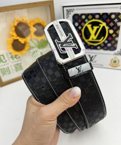 LV... Louis VuittonMaterial: Leather Belt with 100% Head Layer. The leather belt is guarante xhbm5744