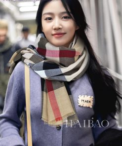 New bling bling Burberry unisex B fine tassel plaid long scarf, this is the hard product, remwvavo58
