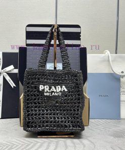 The new Lafite Grass mini tote bag 1BG444 is made of high-quality imported Lafite Grass and rus1xe9f