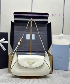 The new shoulder bag 1BD358 comes with a complete set of paired packaging and customization,ck3sehha