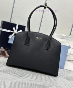 New Bag 1BG520 New ProductThis tote bag presents a sleek silhouette, exuding a modern and elu4ju7qsg