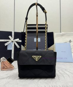 The 18cm mini vintage small shoulder bag 1BD622 comes with a matching full set of packaging 7uh3dbi5