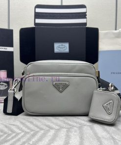 The new 2VH170 shoulder bag is made of Saffiano leather, with simple lines showcasing a strihfrh0zid