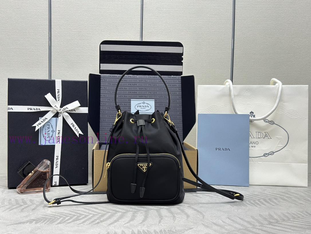 The classic and popular 1BH038 black bag has arrived, with a complete set of matching packagxhn17g6l - Image 2