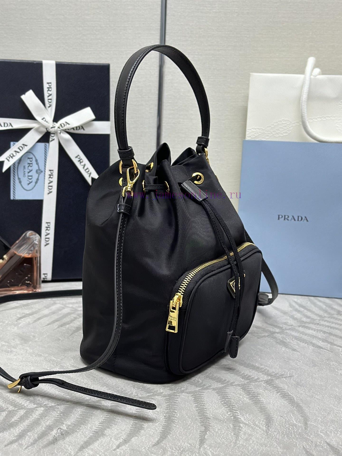 The classic and popular 1BH038 black bag has arrived, with a complete set of matching packagxhn17g6l - Image 5