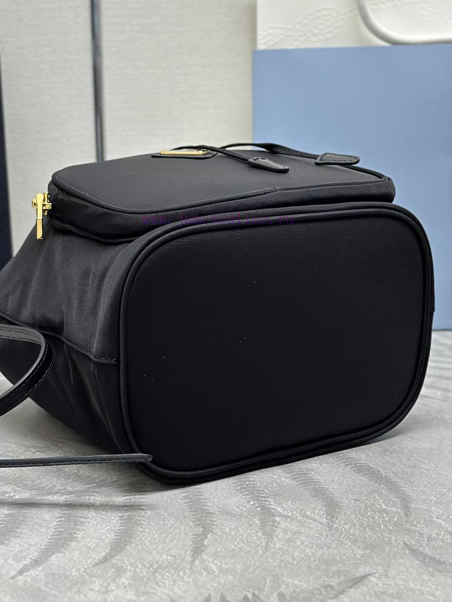 The classic and popular 1BH038 black bag has arrived, with a complete set of matching packagxhn17g6l - Image 7