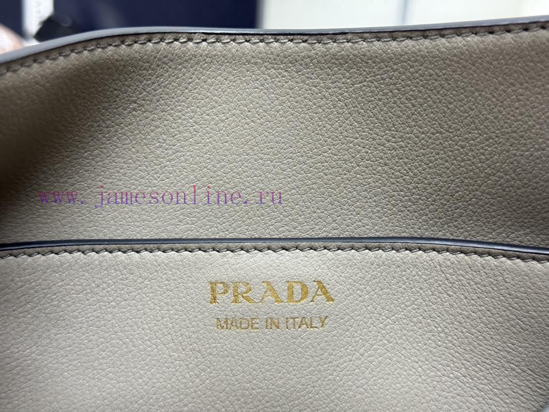 P Home's new shoulder bag 1BH220 has arrived. Tote bag is a leather shoulder bag with a simpr99jgze1 - Image 10