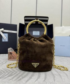 , (Paired version full package, customized), new bucket bag 1BC227 suede brownThis mini buckubw6u186