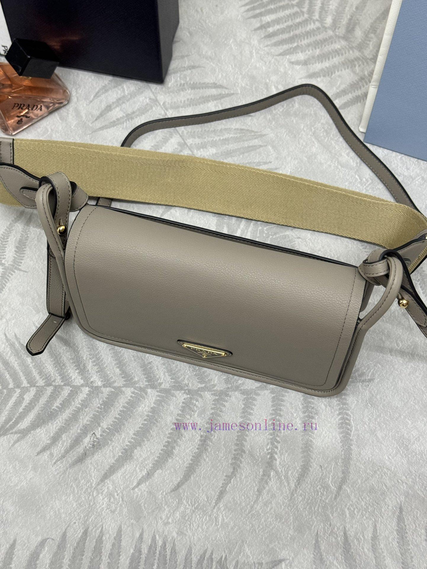 The new crossbody bag with 1BD372 shoulder strap has arrived. The Lindy shoulder strap is maaqp182sa - Image 4