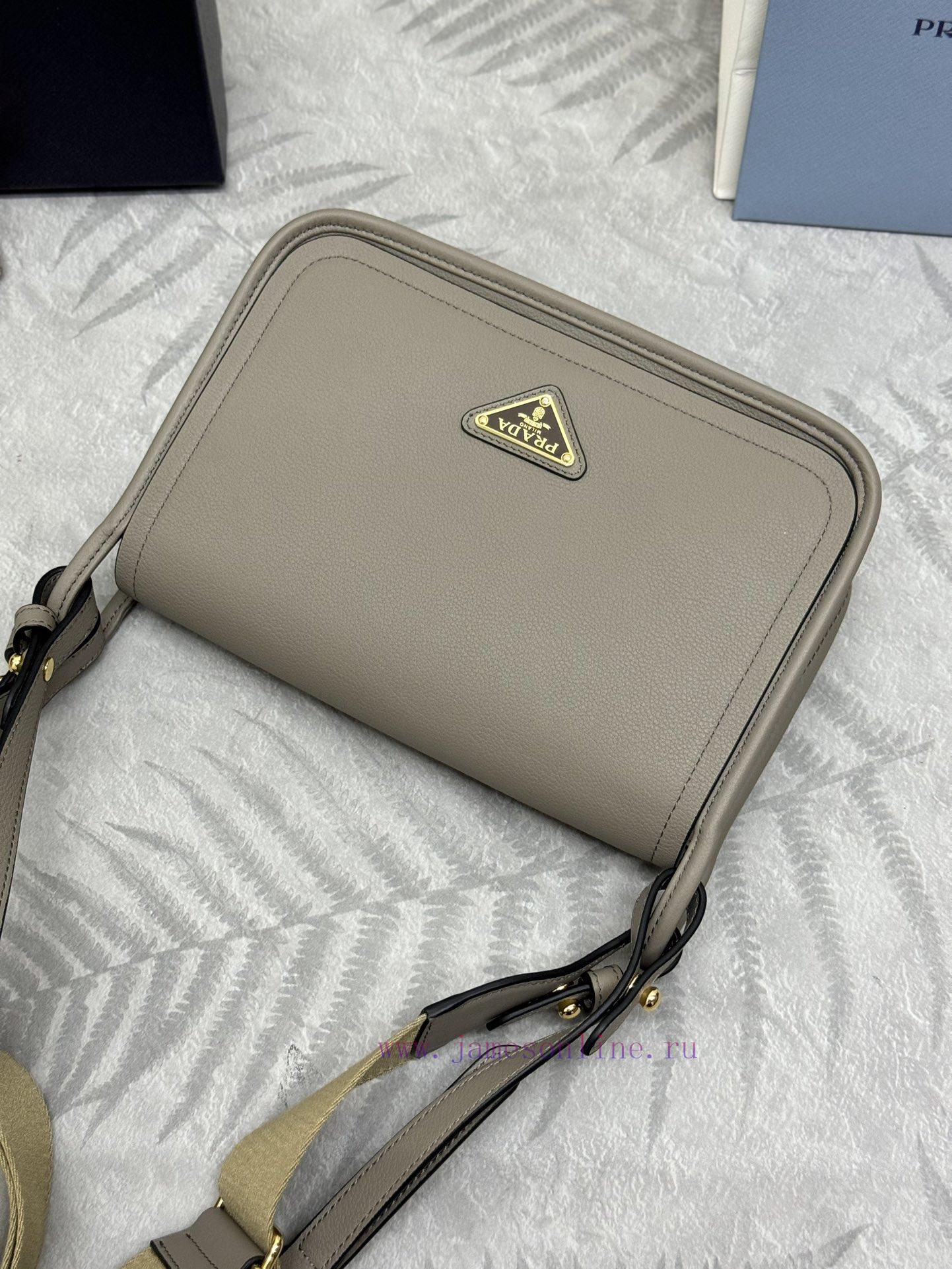 The new crossbody bag with 1BD372 shoulder strap has arrived. The Lindy shoulder strap is maaqp182sa - Image 5
