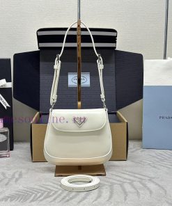 The Cleo series handbag from P Home mini size 1BH188 has arrived with a complete set of matcjbs2kmq3