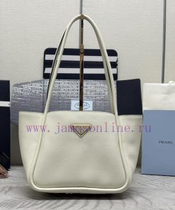 The new 1BG539 shoulder back model, with a matching full set of packaging and customized desc22v99mm