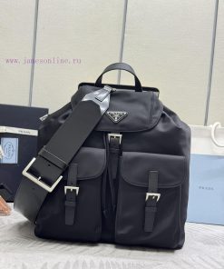 New backpack 2VZ110+glossy leather shoulder strapRetro hardware, this Re Nylon backpack featll9cdd90