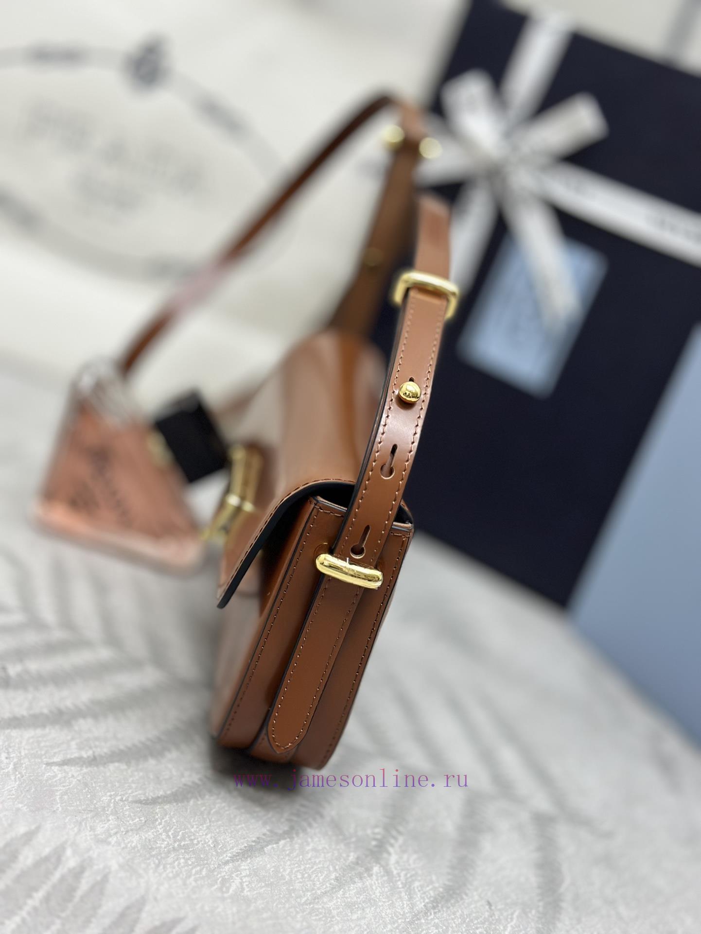 The new flight attendant bag 1BD339 with a matching full set of packaging and customization j25rhwxa - Image 5