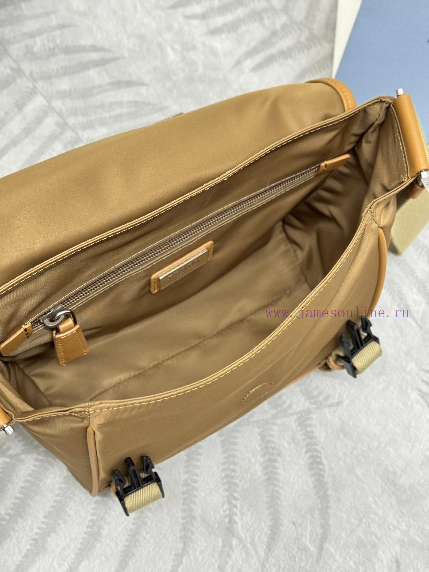 This new small-sized mailman bag 2VD066 is designed with recycled nylon yarn Re Nylon materiytq5q0kd - Image 9