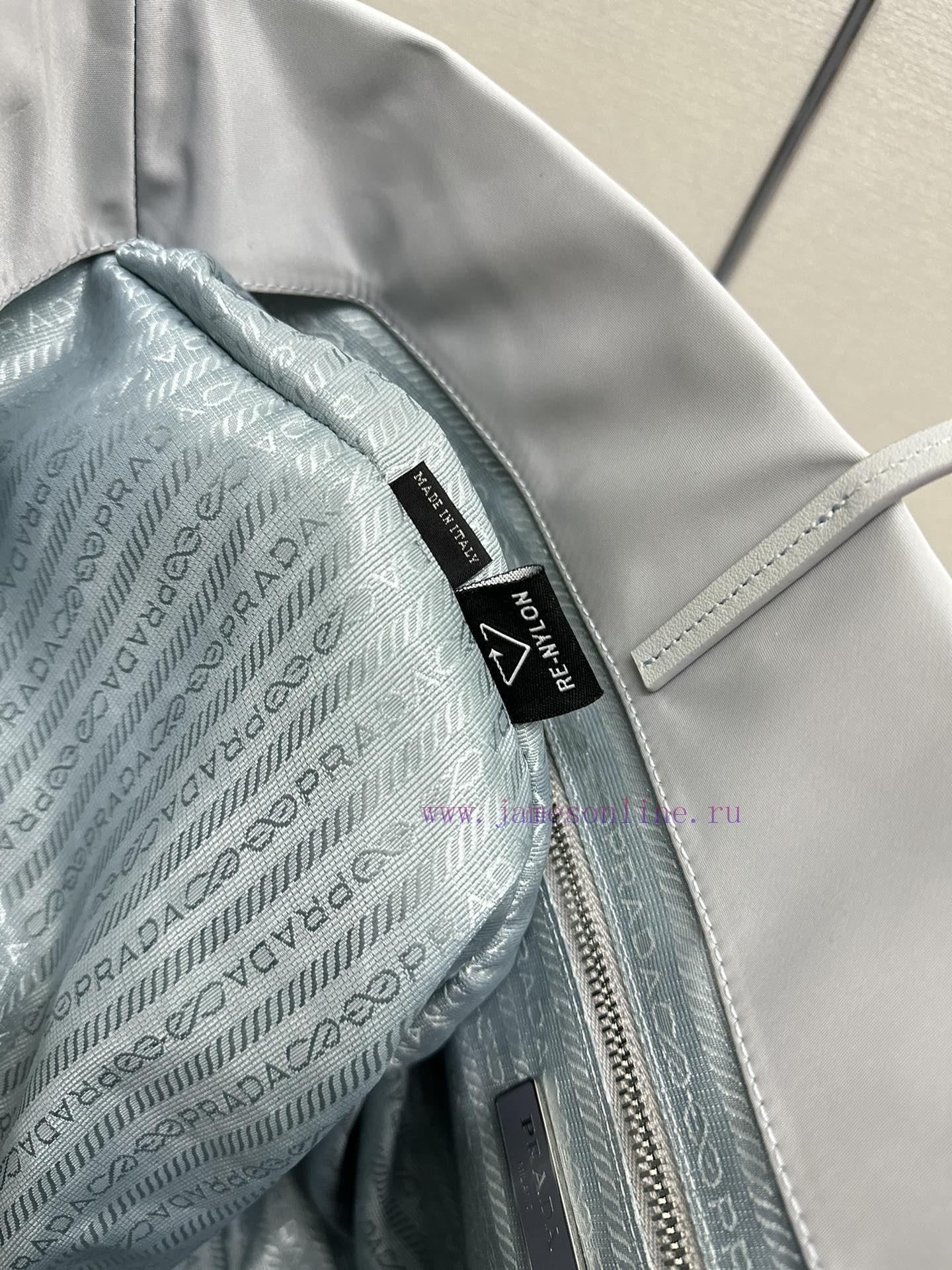 The new shopping bag 1BG107 is a medium-sized tote bag made of innovative recycled nylon fabdj54zvxb - Image 10