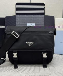 , (Paired version full set packaging, customized), new mailman bag 1BD953AThis mailman bag iiw109xyi