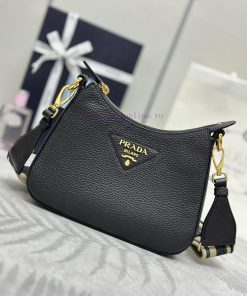 The new small crossbody bag 1BH193 has arrived, with a complete set of matching packaging anrzkh540x