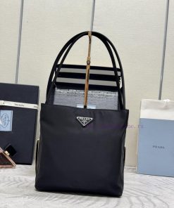 The small Zhongguotuo bag B6243 is made of imported nylon fabric with a grid layer zipper de7o61x92j