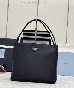 Medium sized Middle aged Tote Bag B6246This mid-range tote bag is made of imported nylon fabkml5ik3f