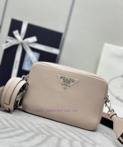 The new shoulder strap 1BH082 has arrived with a complete set of matching packaging and cust4b2e9ivl