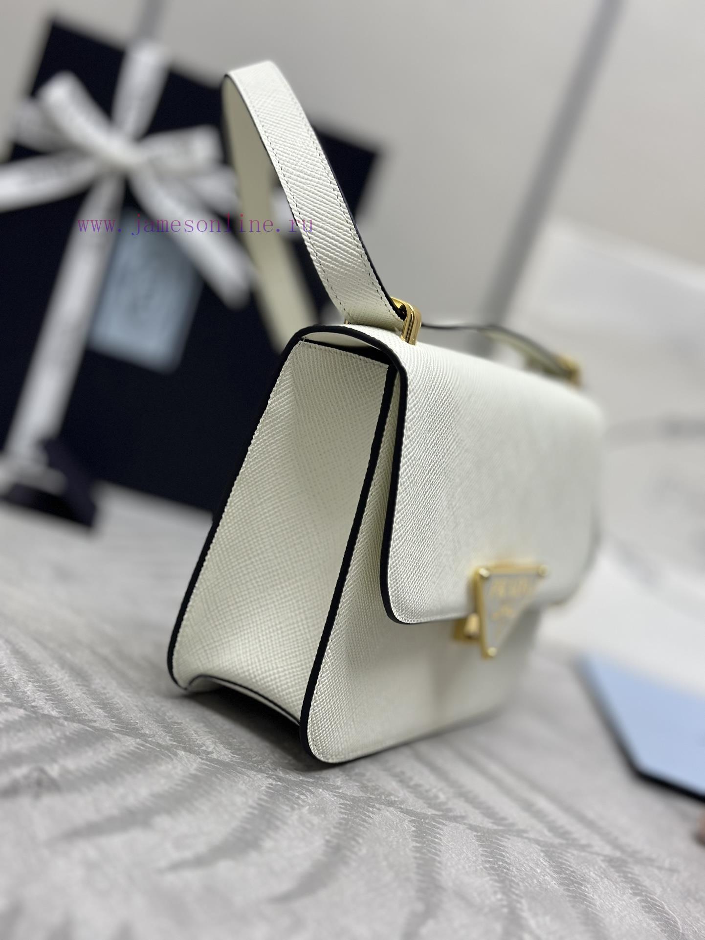 The new flight attendant bag 1BD320 has arrived with a complete set of matching packaging an1u9oha84 - Image 5