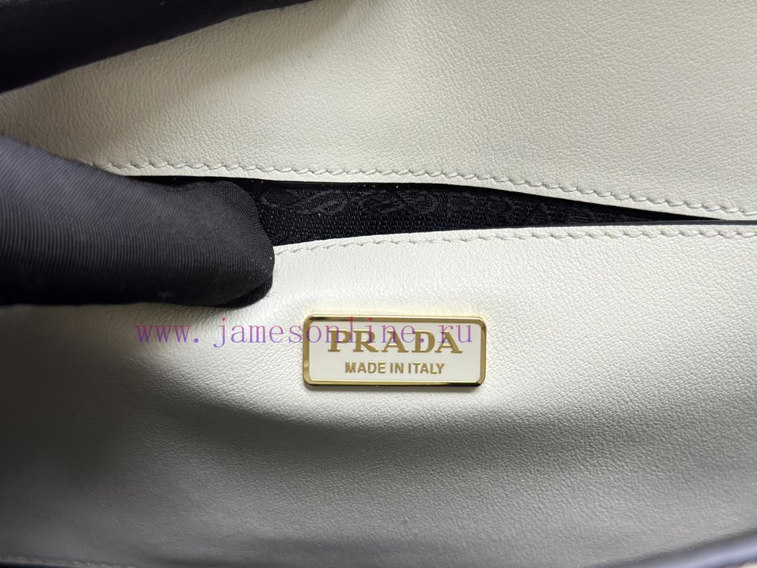 The new flight attendant bag 1BD320 has arrived with a complete set of matching packaging an1u9oha84 - Image 10