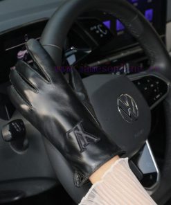 Packaging for Men and Women's 2023 New Release Touchscreen Women's Gloves LV Official Websit72lww9vk