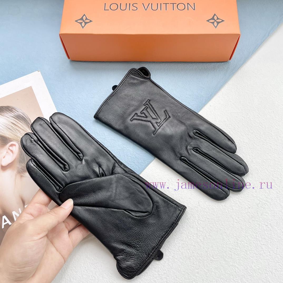 Packaging for Men and Women's 2023 New Release Touchscreen Women's Gloves LV Official Websit72lww9vk - Image 6