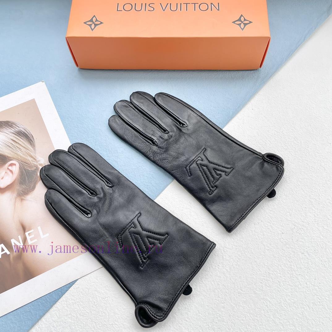 Packaging for Men and Women's 2023 New Release Touchscreen Women's Gloves LV Official Websit72lww9vk - Image 7