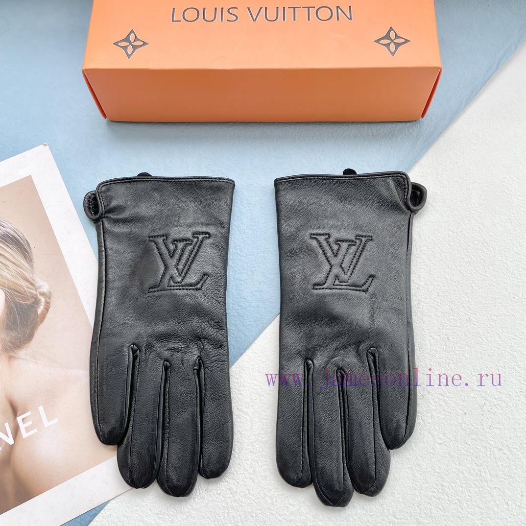 Packaging for Men and Women's 2023 New Release Touchscreen Women's Gloves LV Official Websit72lww9vk - Image 8