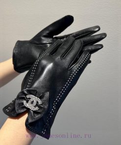 2023 New Debut Sparkling Diamond Bow Touchscreen Gloves Chanel Official Website Synchronized4vpzj2ji
