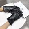 Chanel's new women's gloves are made of top-grade sheepskin leather, which is ultra-thin, soribys9kb