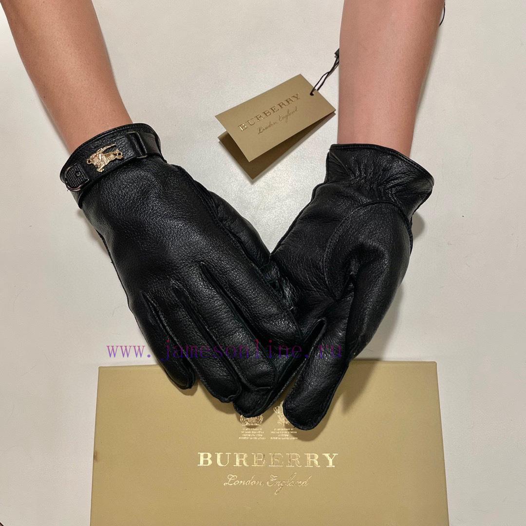 The Fendi FENDI2023 autumn and winter lazy rabbit fur sheep hardware logo gloves with mobileappu8ief - Image 4