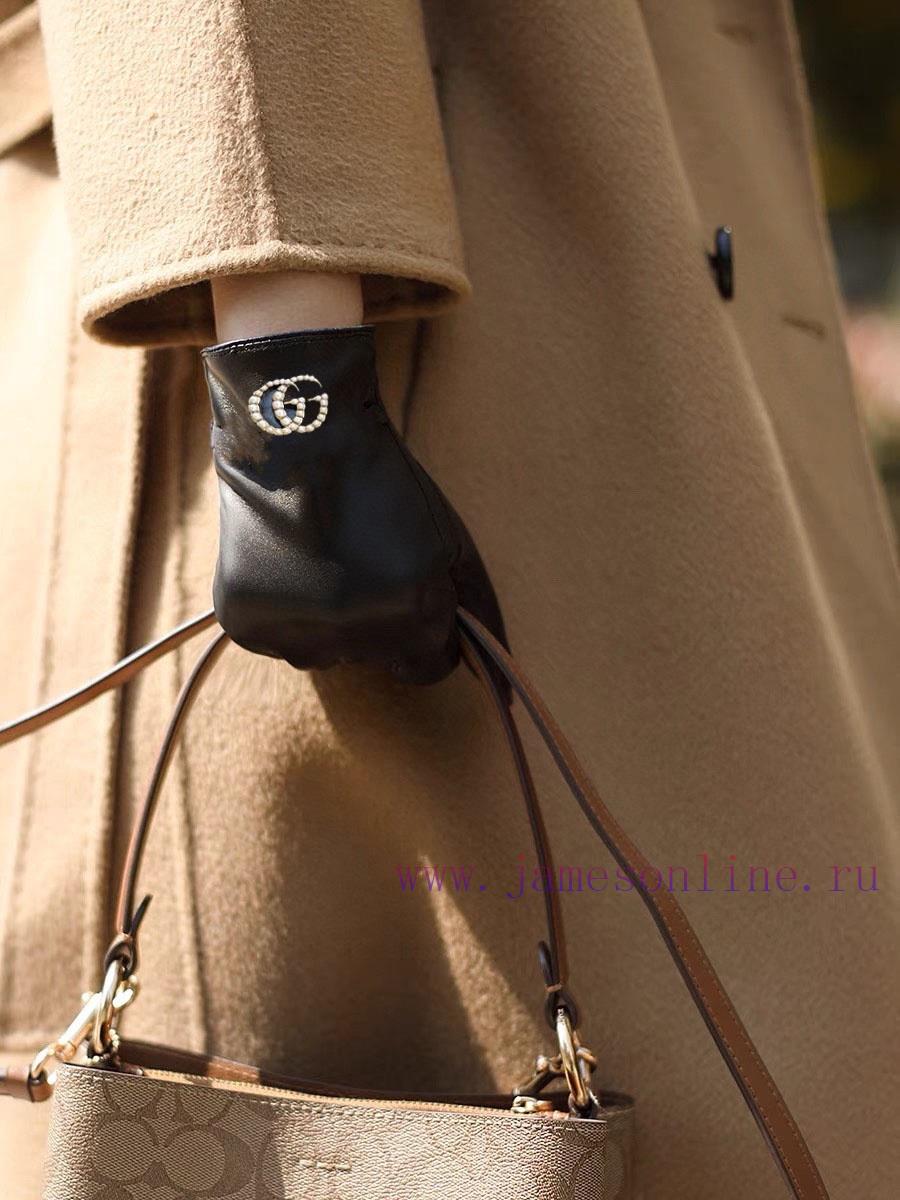 Packaging for Women's New Gucci Curve New Release Touchscreen Women's Gloves GucciGucci Offi7dhkom2s - Image 2