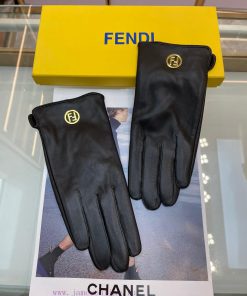 Fendi's new women's gloves are made of top-grade sheepskin leather, which is ultra-thin, sof7q14gq0d