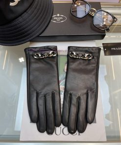 Top selling items on Prada's official website, synchronized with women's new high-end sheepswg4hapll