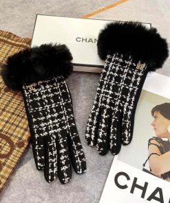 Chanel's new mink fur paired with wool gloves have a softer, finer, and more skin friendly f65zvc2t1