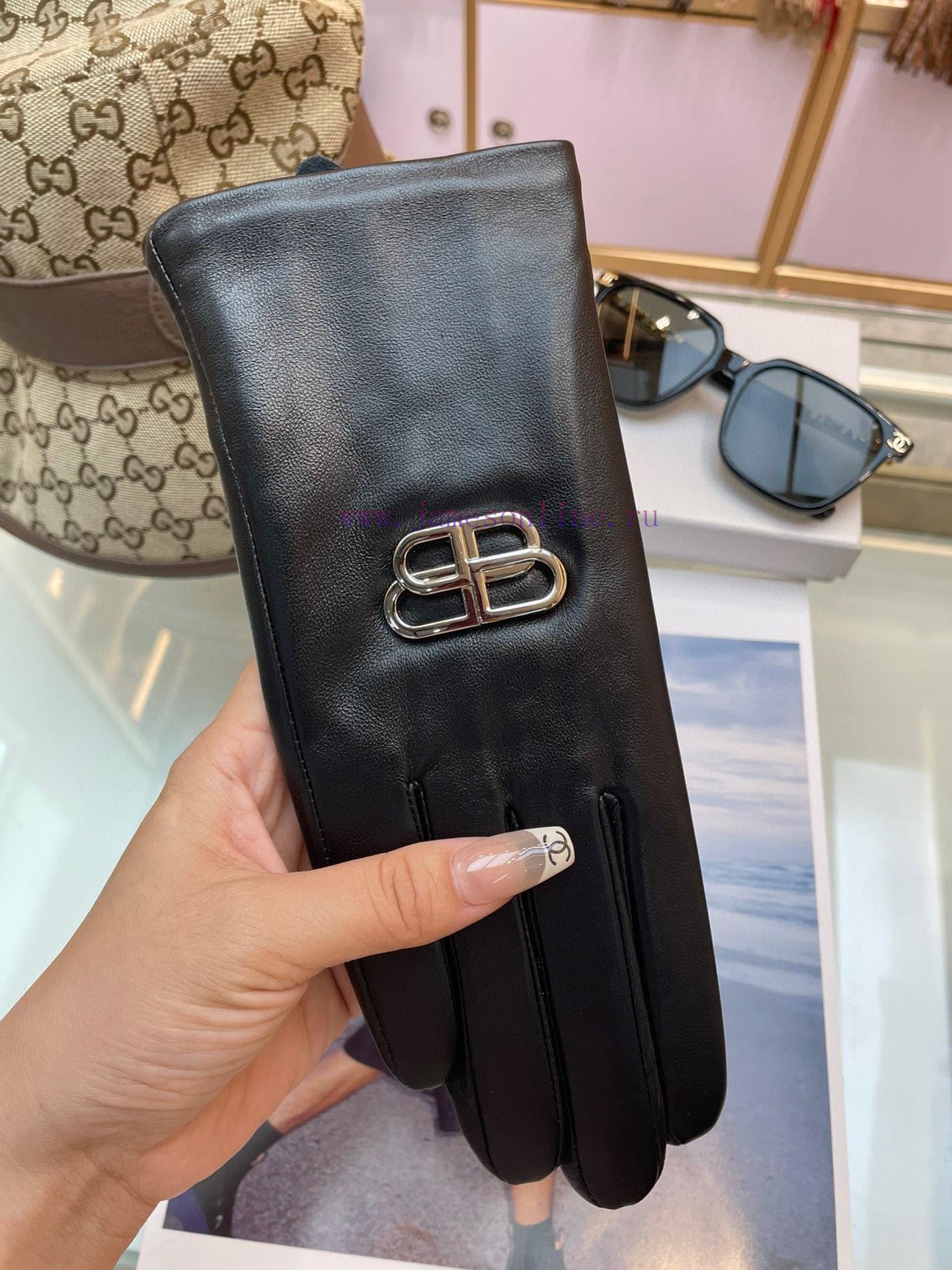 Balenciaga's new women's gloves are made of top-grade sheepskin leather, which is ultra-thin1axcq2ew - Image 4