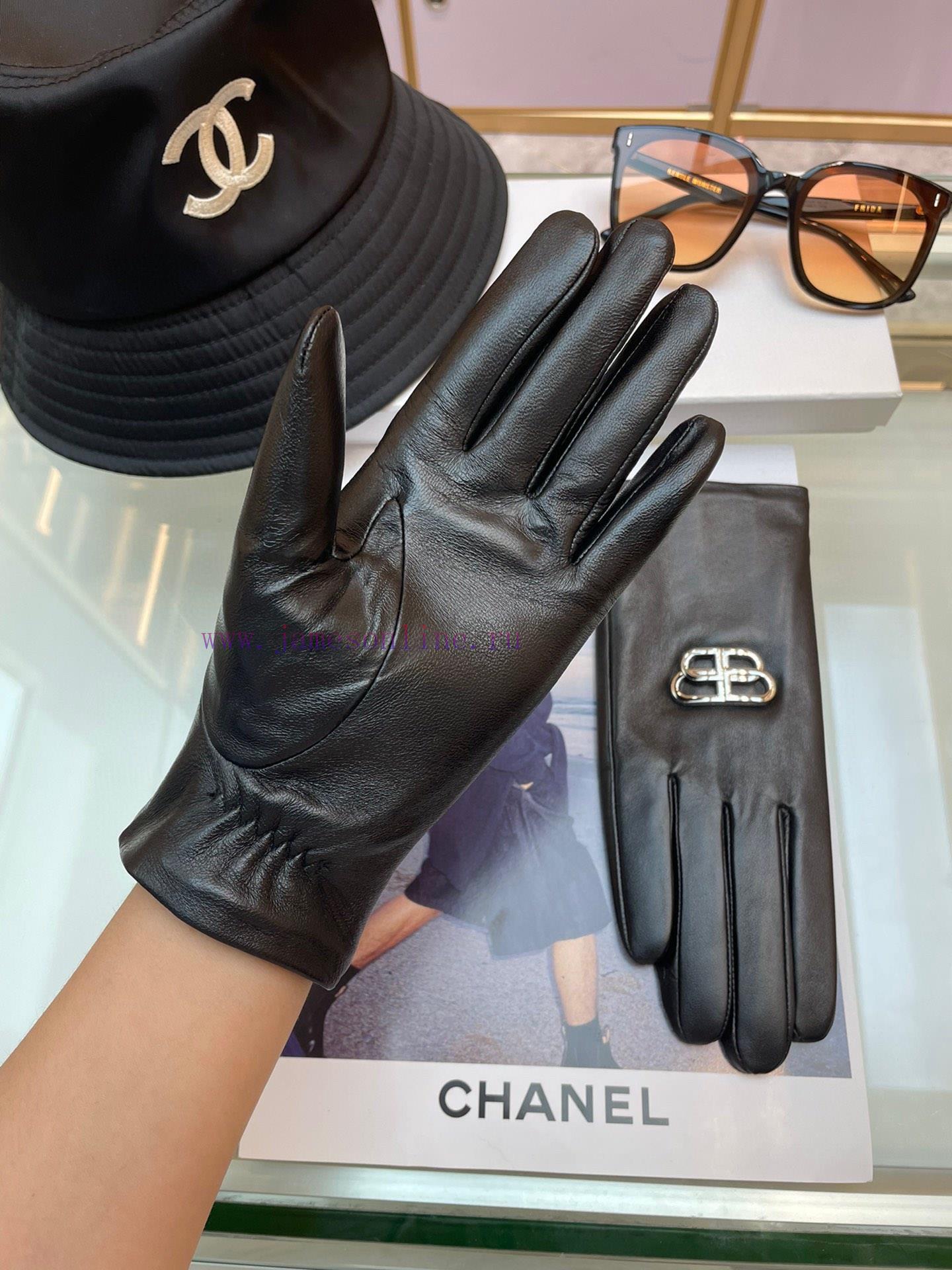 Balenciaga's new women's gloves are made of top-grade sheepskin leather, which is ultra-thin1axcq2ew - Image 8